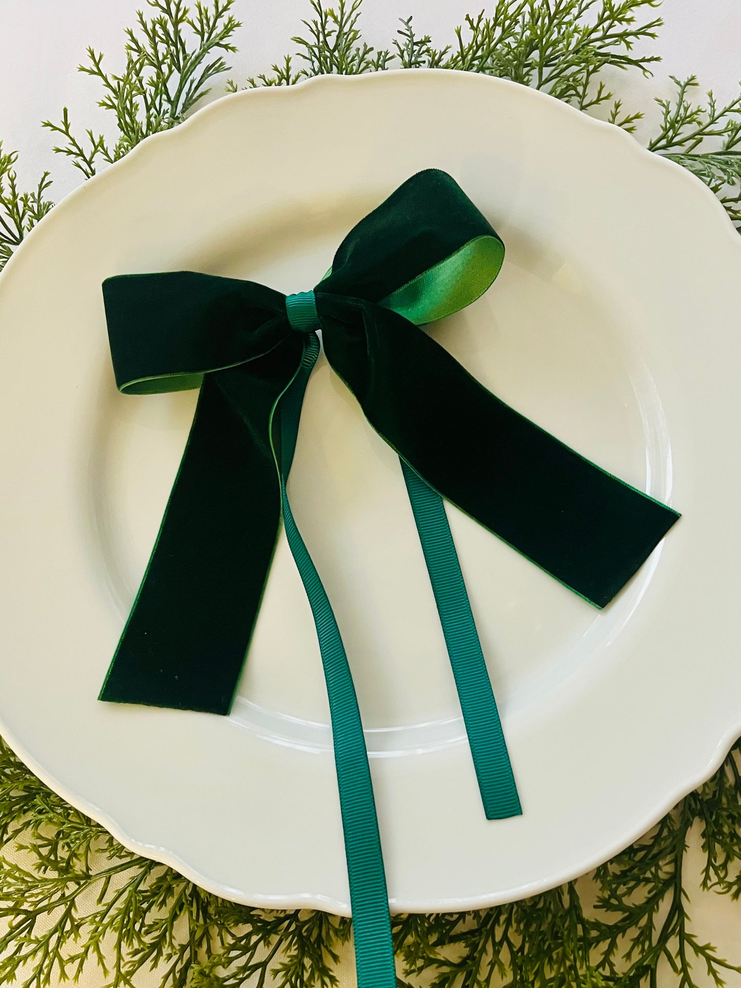 Green Velvet Napkin Bows (Set of 4)