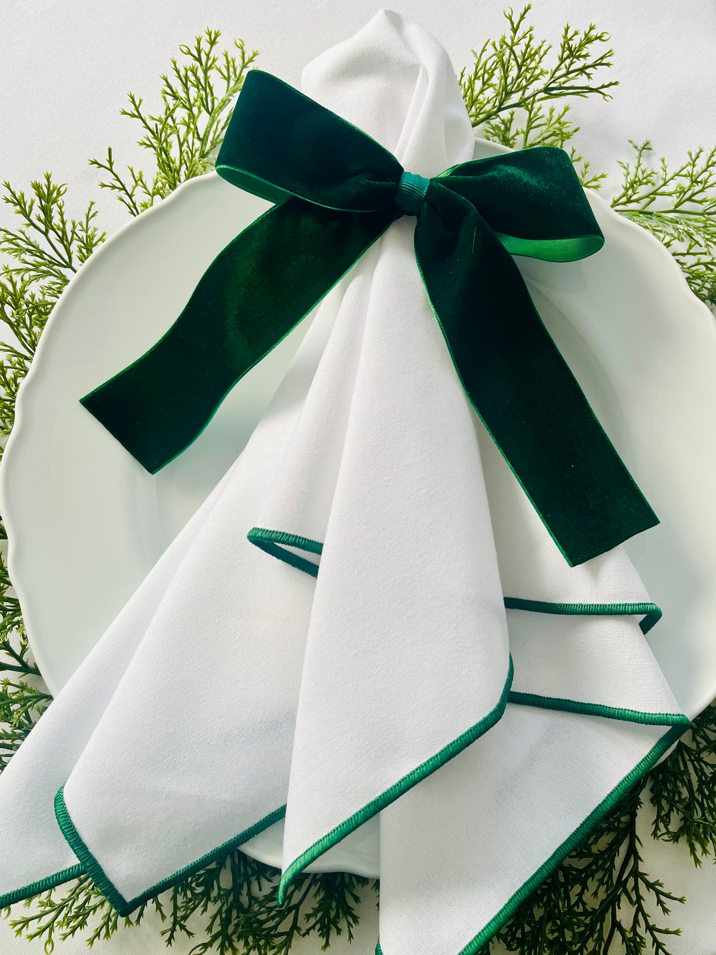 Green Velvet Napkin Bows (Set of 4)