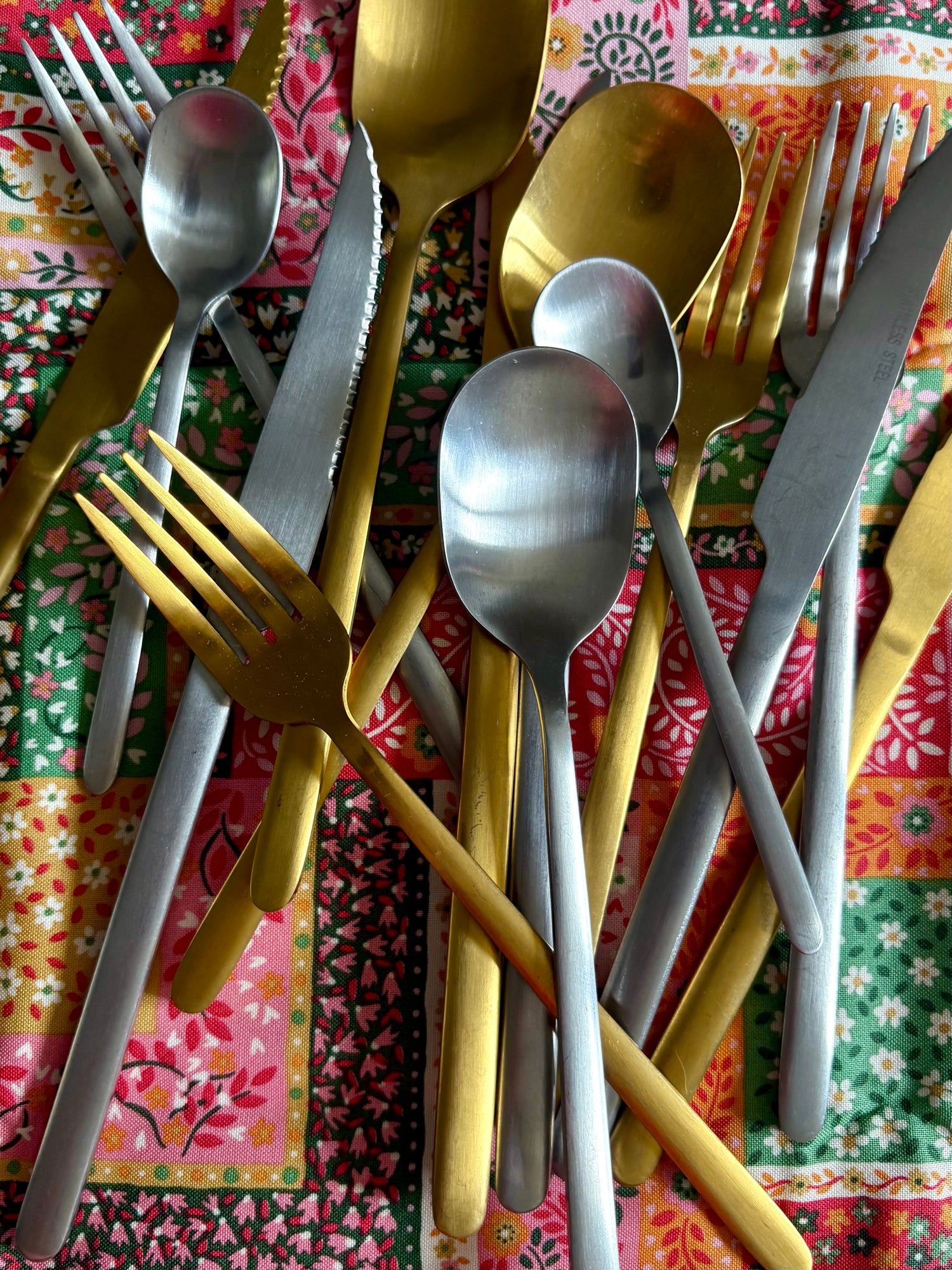Shop our collection of tableware, including plates, cutlery, and centerpieces. Find everything you need to create the perfect table for any occasion.