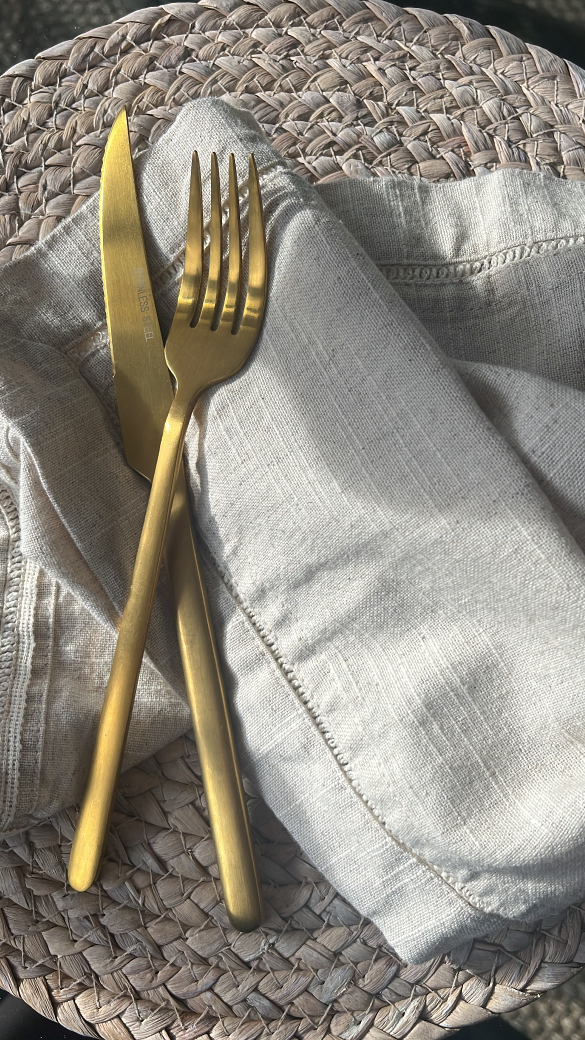 Shop our collection of tableware, including plates, cutlery, and centerpieces. Find everything you need to create the perfect table for any occasion.